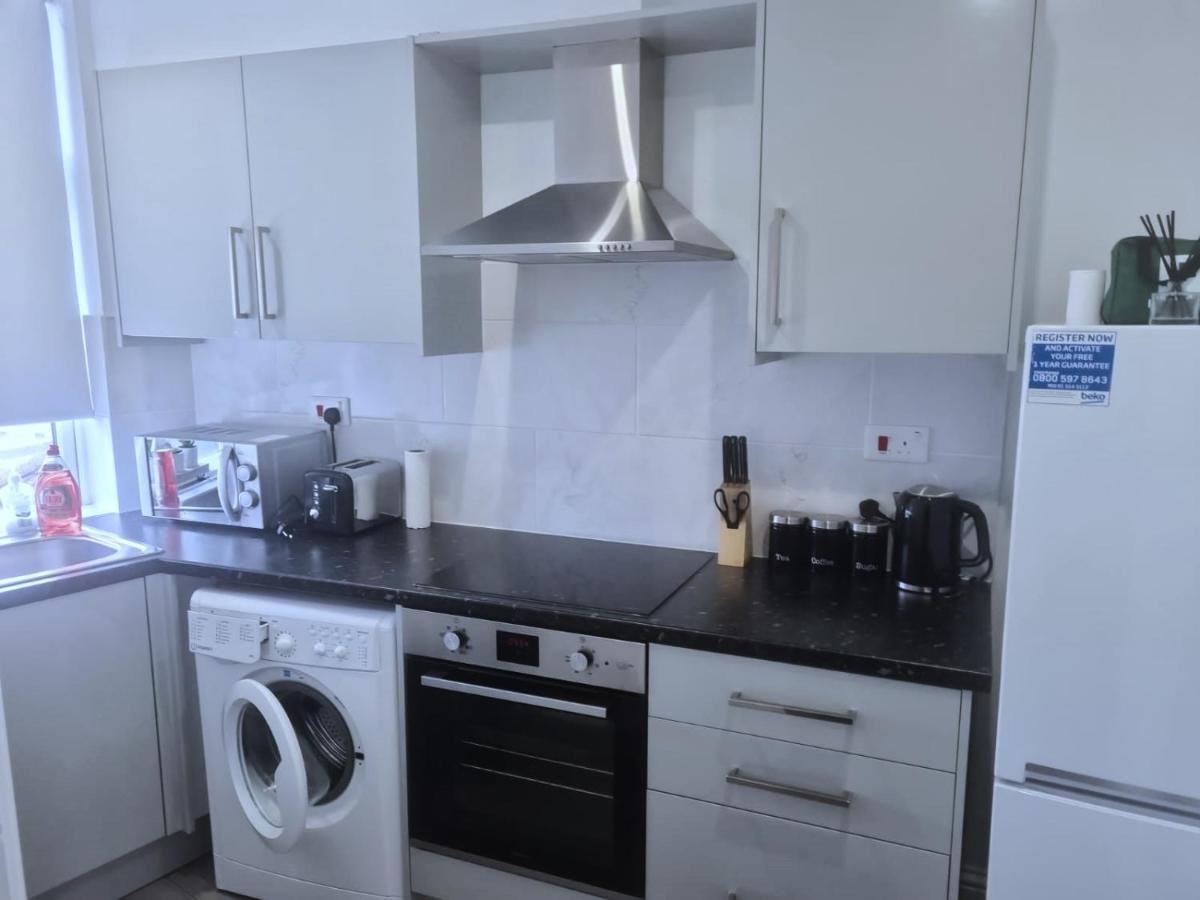 קרוידון Attractive 2 Bed Apartments Free Wi-Fi And Parking מראה חיצוני תמונה