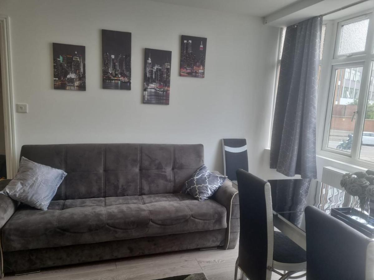 קרוידון Attractive 2 Bed Apartments Free Wi-Fi And Parking מראה חיצוני תמונה